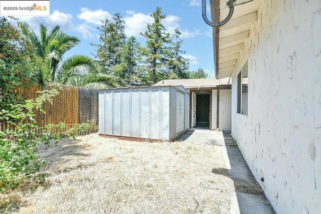 3026 El Monte Ct, Antioch CA: https://media.crmls.org/mediaz/fd3c185f-9409-4783-a394-328ff6097e72.jpg