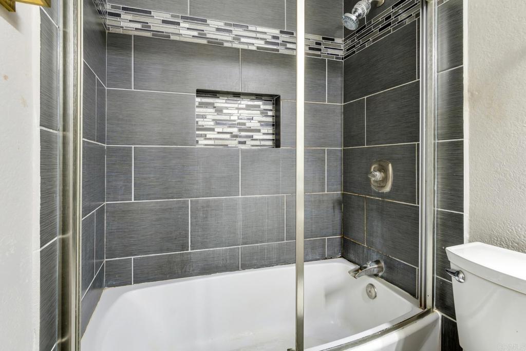 2828 Famosa Boulevard - photo 10