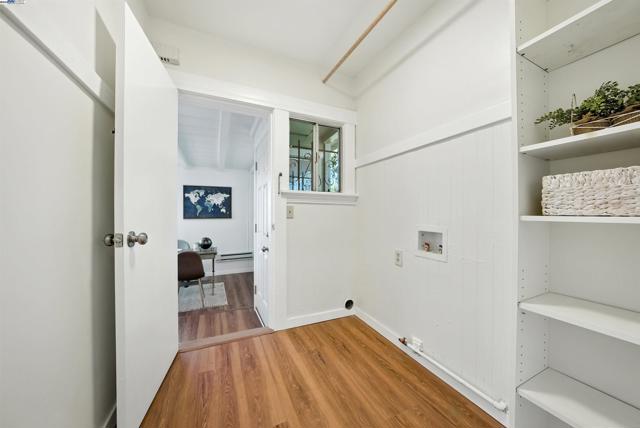 2539 Grande Vista Ave, Oakland CA: https://media.crmls.org/mediaz/fd3c2e05-ae94-4816-8f4e-f70a1a1b71e4.jpg