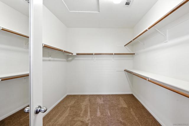 27481 Freedom Ln, Menifee CA: https://media.crmls.org/mediaz/fd3c9cb8-e198-4a93-b452-e407bd20fd54.jpg
