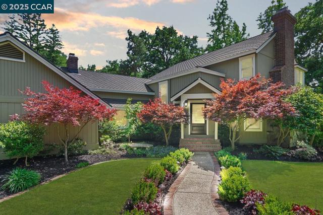 2140 Hidden Oak Dr, Danville CA: https://media.crmls.org/mediaz/fd3cf9ea-3af5-4d6d-9fe8-432534e2c346.jpg