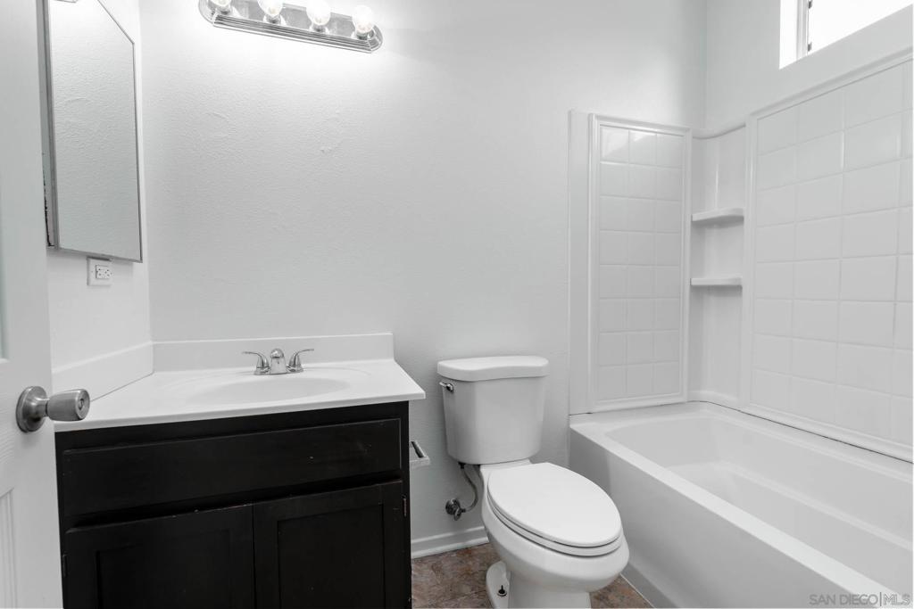 MLS #250043426SD image #17