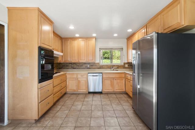 MLS #250041928SD image #20