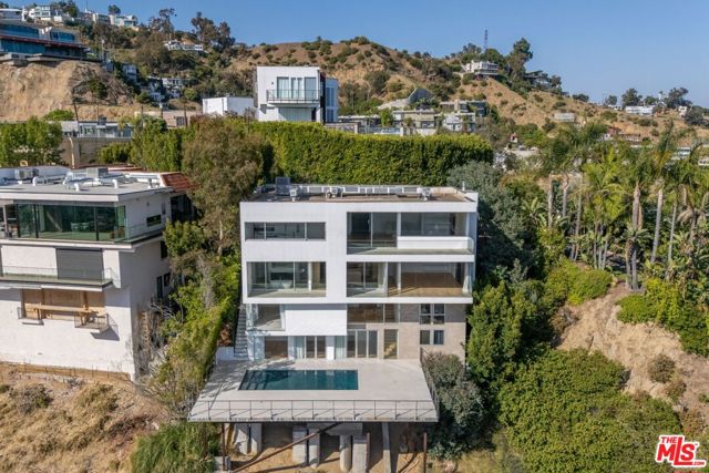 1853 Sunset Plaza Drive, Los Angeles CA: https://media.crmls.org/mediaz/fd3df91f-0b3b-4130-bafa-180a9038b698.jpg