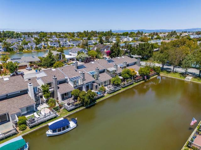 588 Marlin Court, Redwood City CA: https://media.crmls.org/mediaz/fd40034e-f5cc-47bd-9bea-83b3b6f14596.jpg
