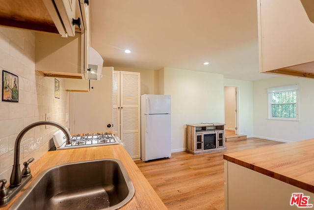 3131 & 3135 Oakcrest Drive, Los Angeles CA: https://media.crmls.org/mediaz/fd4071f0-11ce-4d8e-acf1-e999418d9400.jpg