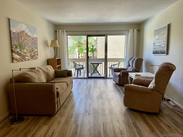 1885 Diamond St, San Diego CA: https://media.crmls.org/mediaz/fd40e286-7cb6-47a4-866b-4059bf03419a.jpg