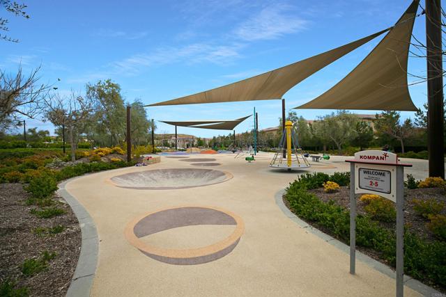 107 Starbright, Irvine CA: https://media.crmls.org/mediaz/fd41c95c-683a-4181-969a-245cd398e461.jpg
