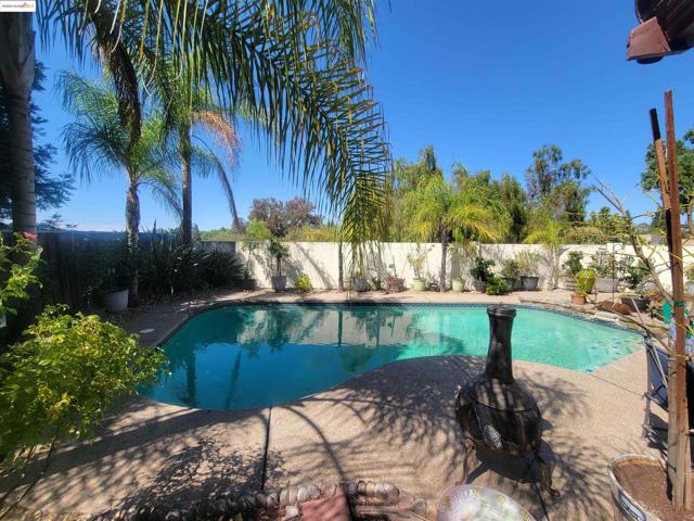 4729 Matterhorn Ct, Antioch CA: https://media.crmls.org/mediaz/fd41cfc6-75c8-47fb-97f5-0fa39f5c4d8d.jpg