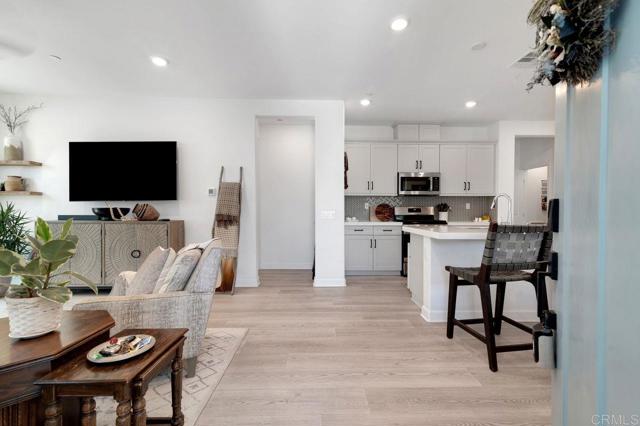 2051 Julie Dawn Place, Escondido CA: https://media.crmls.org/mediaz/fd4214c2-6221-4d46-abb0-2e1e1eb73a3f.jpg