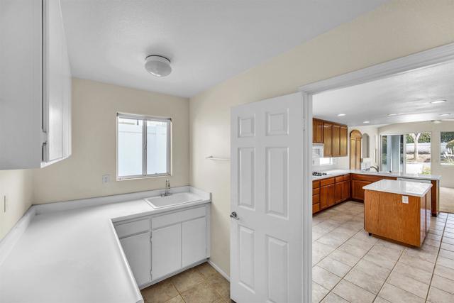 6017 Piros Way, Oceanside CA: https://media.crmls.org/mediaz/fd42dda8-0528-4a5c-9468-ae2735682d7b.jpg