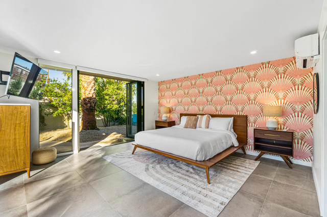 130 W Racquet Club Road #308, Palm Springs, CA 92262