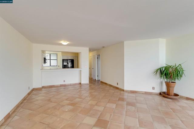 171 Nantucket Ln, Vallejo CA: https://media.crmls.org/mediaz/fd43f53e-bba1-4296-b399-36d73aa8649c.jpg