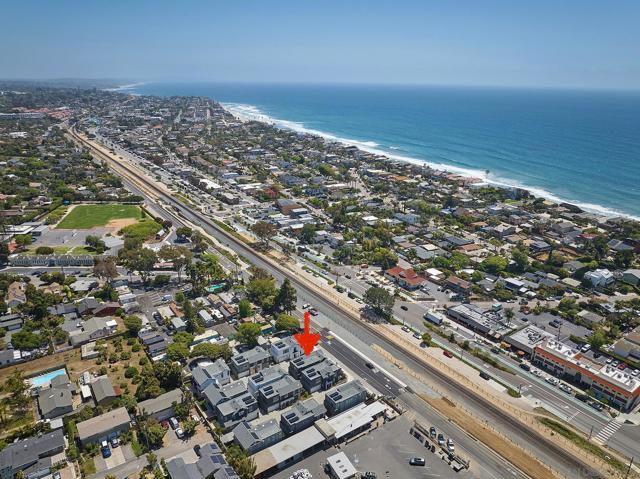 559 N Vulcan Ave, Encinitas CA: https://media.crmls.org/mediaz/fd443f8a-8571-4c33-a718-320b6603dc40.jpg