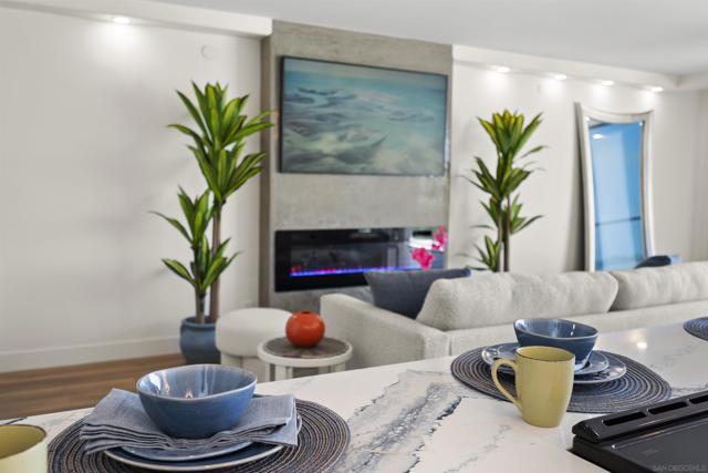 1820 Avenida del Mundo, Coronado CA: https://media.crmls.org/mediaz/fd444397-372f-4915-bbc4-2428cf0cf68c.jpg