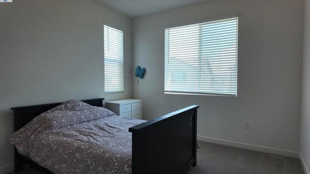17516 Gemini Ct, Lathrop CA: https://media.crmls.org/mediaz/fd444d3f-037a-4816-86e2-93846046fb99.jpg