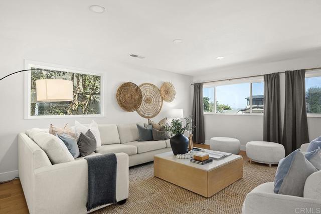 Detail Gallery Image 7 of 55 For 4443 Del Monte Ave, San Diego,  CA 92107 - 3 Beds | 2 Baths