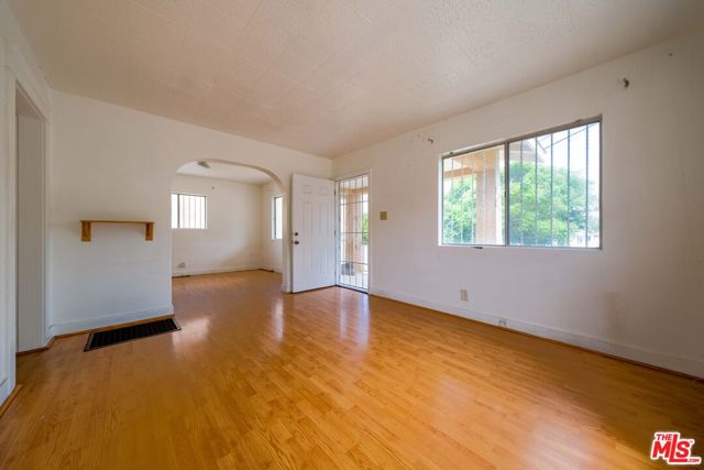 2418 Avenue 33, Los Angeles, California 90065, 2 Bedrooms Bedrooms, ,1 BathroomBathrooms,Single Family Residence,For Sale,Avenue 33,24405753