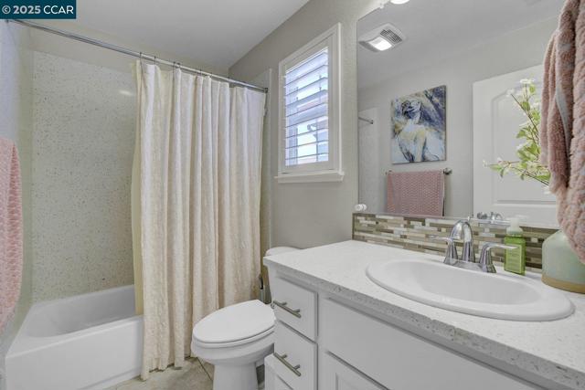244 Selby Ln, Livermore CA: https://media.crmls.org/mediaz/fd453af4-7431-4a7e-90e2-ce4a0a249d3a.jpg