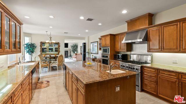 6400 Kanan Dume Road, Malibu CA: https://media.crmls.org/mediaz/fd46257c-65f2-4457-a4fa-f7cfb2c828ef.jpg