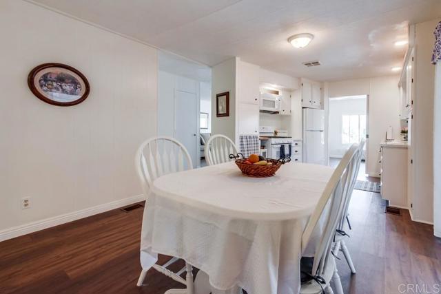 Detail Gallery Image 11 of 47 For 1120 E Mission Road #27,  Fallbrook,  CA 92028 - 2 Beds | 2 Baths