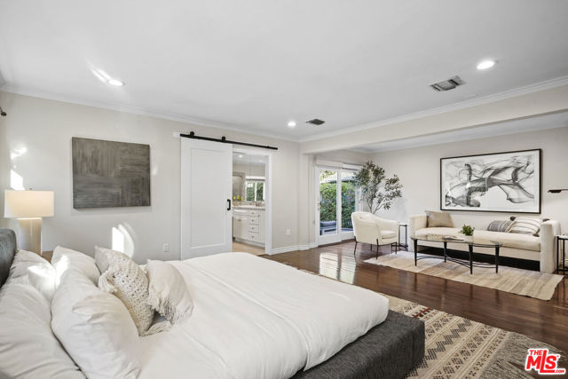 6002 Jumilla Avenue, Woodland Hills CA: https://media.crmls.org/mediaz/fd4688f1-ce70-46f0-81f7-eb3f3323204a.jpg