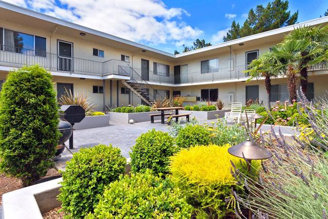 655663 Moorpark Way, Mountain View CA: https://media.crmls.org/mediaz/fd470087-cefe-4538-a81b-8c88d05b23c9.jpg