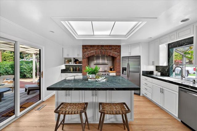 1312 Lubich Drive, Mountain View CA: https://media.crmls.org/mediaz/fd47399d-f1a9-45e3-bf0c-186ca4325dcf.jpg