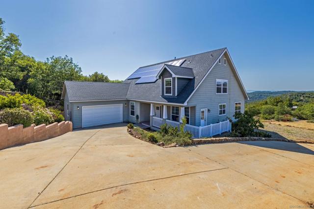 16725 Harrison Park Trail, Julian CA: https://media.crmls.org/mediaz/fd4779c6-0249-4504-b0fb-bb09aa8075d7.jpg