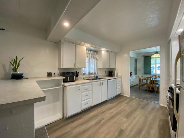 Detail Gallery Image 5 of 75 For 8301 Mission Gorge Rd. #176, Santee,  CA 92071 - 2 Beds | 2 Baths