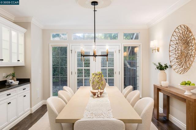 51 Brightwood Cir, Danville CA: https://media.crmls.org/mediaz/fd48e7c1-c303-4c42-a6fd-e9f6eb793abf.jpg