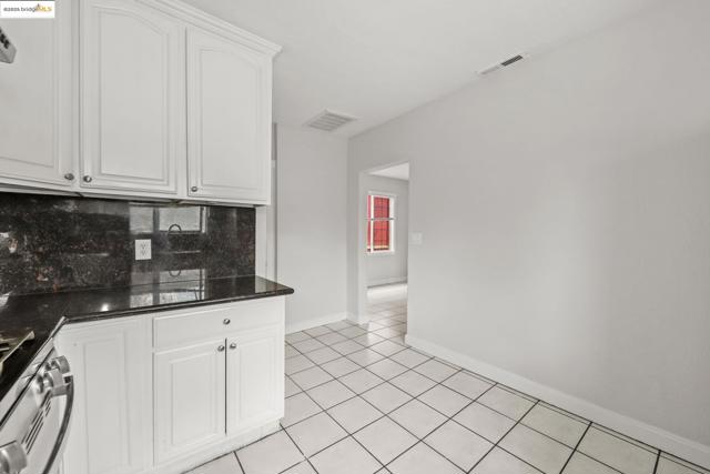1311 87Th Ave, Oakland CA: https://media.crmls.org/mediaz/fd4934f1-7e5b-413b-9213-68eb5b7f5ce9.jpg