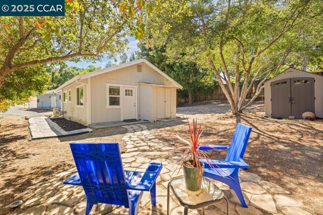 40 Loma Vista, Walnut Creek CA: https://media.crmls.org/mediaz/fd493978-be83-461b-98c4-bc5f4d66bfb1.jpg