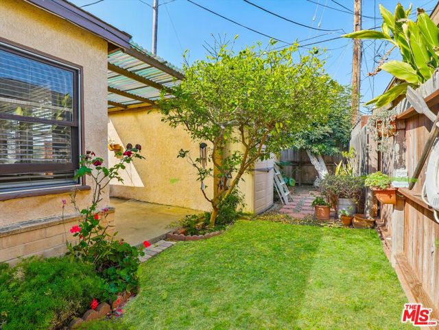 3645 Beethoven Street, Los Angeles CA: https://media.crmls.org/mediaz/fd495fa5-8d00-4052-8060-207f93ba0936.jpg