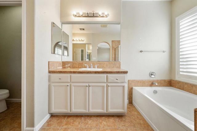 11447 Mirage Drive, Chowchilla CA: https://media.crmls.org/mediaz/fd49836c-47b6-4730-ac9b-3a19543d9273.jpg