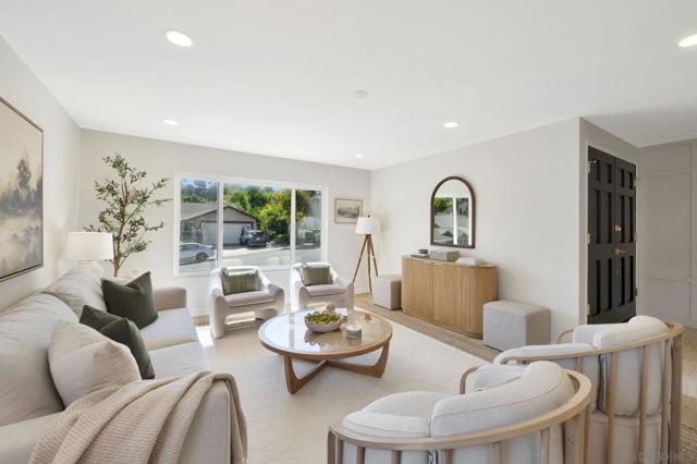 11384 Almazon St, San Diego CA: https://media.crmls.org/mediaz/fd4b5b70-c8a3-42cd-a4b5-1d01f4364d7d.jpg