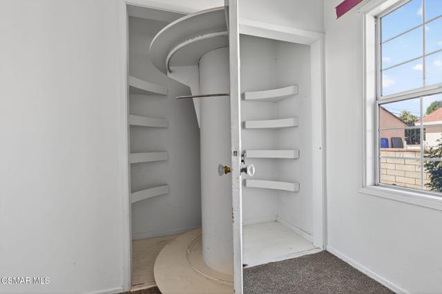 342 E Hemlock Street, Oxnard CA: https://media.crmls.org/mediaz/fd4b7bf8-094b-41d4-b4eb-6cf998a73a66.jpg