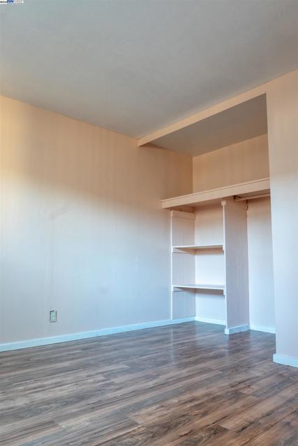 Image 41 of 45 For 9318 Olive St
