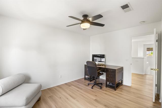 5032 Manor Ridge Ln, San Diego CA: https://media.crmls.org/mediaz/fd4cf3ec-128f-48dd-bc8c-7a2761839216.jpg