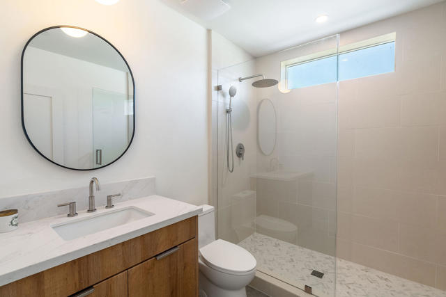 361 W Sunview Avenue, Palm Springs CA: https://media.crmls.org/mediaz/fd4d18d9-5e3f-4e89-9392-11229b5aa984.jpg