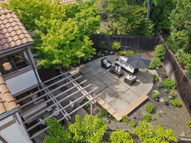 102 Calle Nivel, Los Gatos CA: https://media.crmls.org/mediaz/fd4d45f7-f57b-4d8f-a0db-ec870901e74e.jpg