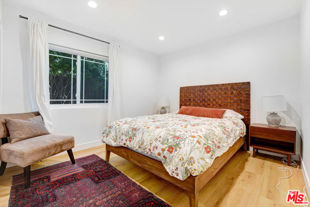 7844 Canby Avenue photo 10