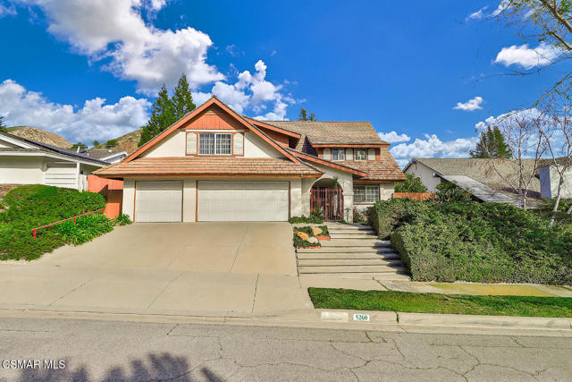 5260 Edgeware Drive, Calabasas CA: https://media.crmls.org/mediaz/fd4d4e36-0bbb-4cac-9ce3-5d2b3ce229b6.jpg