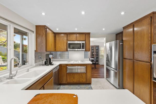 Image 11 of 57 For 682 Colleen Drive