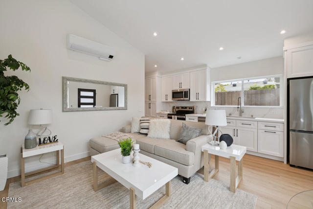 2711 2715 Dawson Avenue, Ventura CA: https://media.crmls.org/mediaz/fd4dfb17-f981-4065-8ae6-c3d943e2fd39.jpg