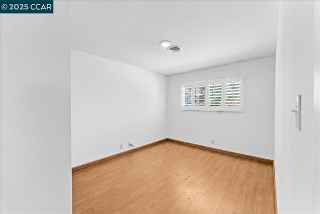 1566 Mann Dr, Pinole CA: https://media.crmls.org/mediaz/fd4e2cb9-18a3-4c74-bf5f-8eb6f17ae419.jpg