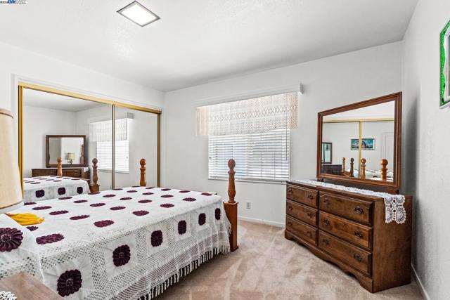 18289 Meekland Ave, Hayward CA: https://media.crmls.org/mediaz/fd4e5e53-023d-43ff-9cba-d4ffa21b2511.jpg