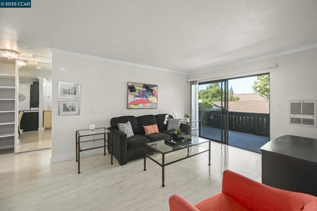 1411 Marchbanks Dr, Walnut Creek CA: https://media.crmls.org/mediaz/fd4ee712-534a-41a3-9c9c-b297042a7a85.jpg
