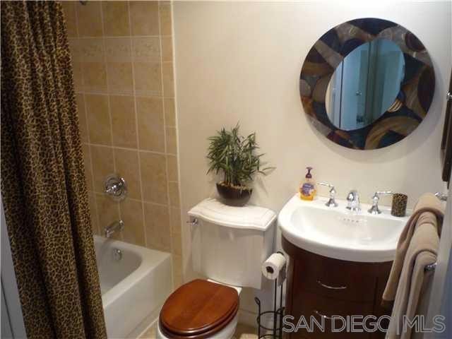 3203 Via Alicante, La Jolla CA: https://media.crmls.org/mediaz/fd4f1264-db3f-44a6-bf06-88d3395d8479.jpg