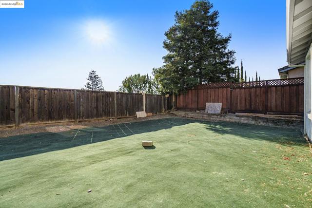 3238 Panda Ct, Antioch CA: https://media.crmls.org/mediaz/fd4ffefe-8a1d-48ff-b0cf-f01643628cae.jpg